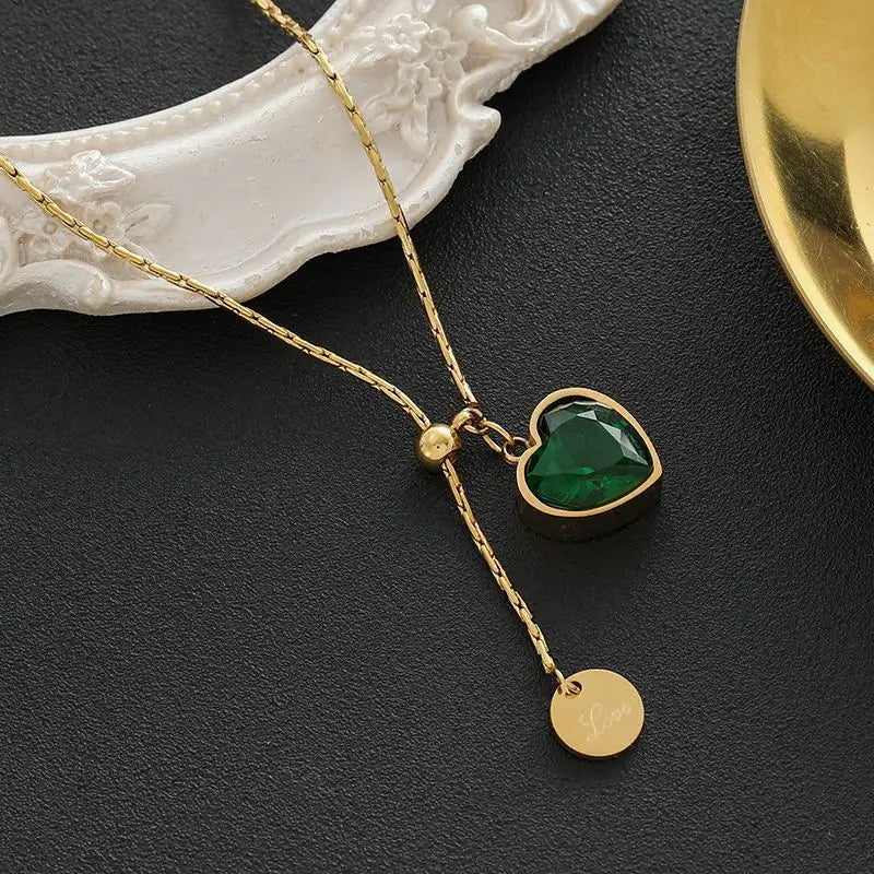 Arlette – Emerald Gold Heart Necklace