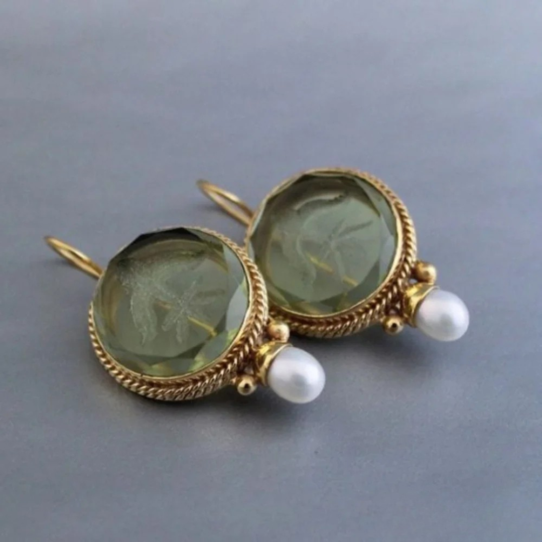 Elowen – Green Crystal & Pearl Drop Earrings