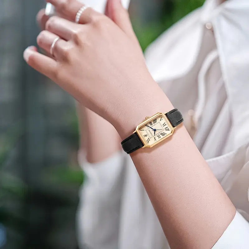 Vivelle – Crest Gold Watch