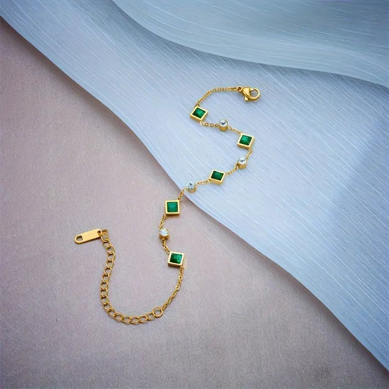 Maribel – Emerald Charm Gold Bracelet