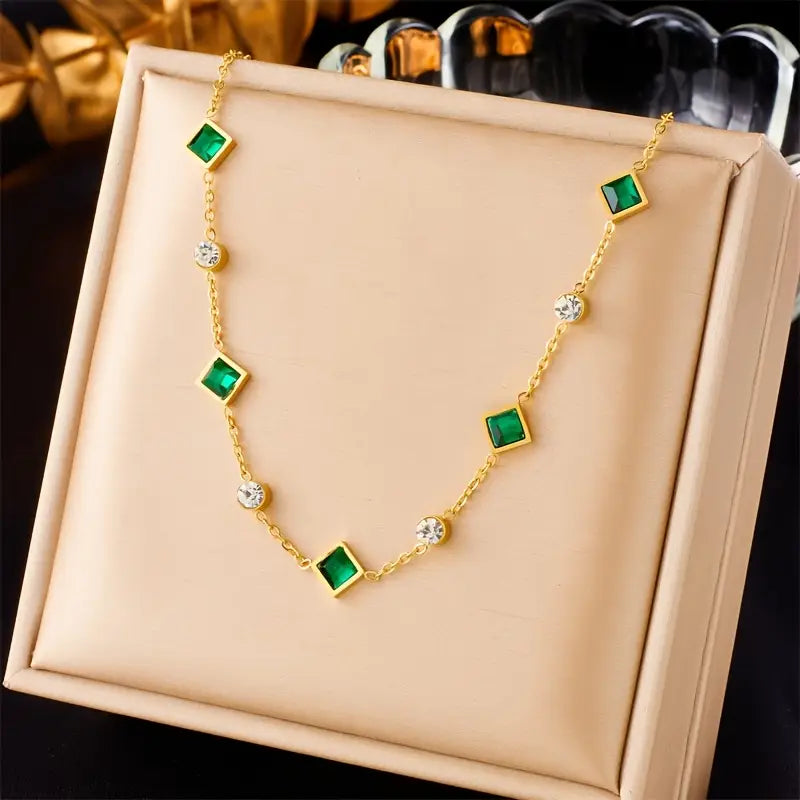 Elara – Emerald Square Necklace