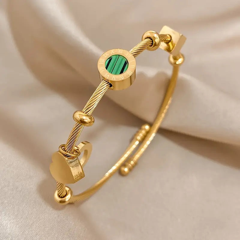 Aurelia – Emerald Charm Gold Bracelet
