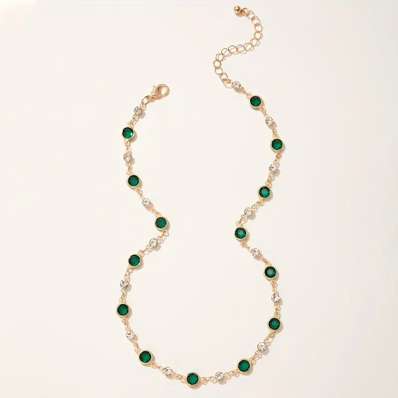 Noelle – Emerald Dainty Necklace
