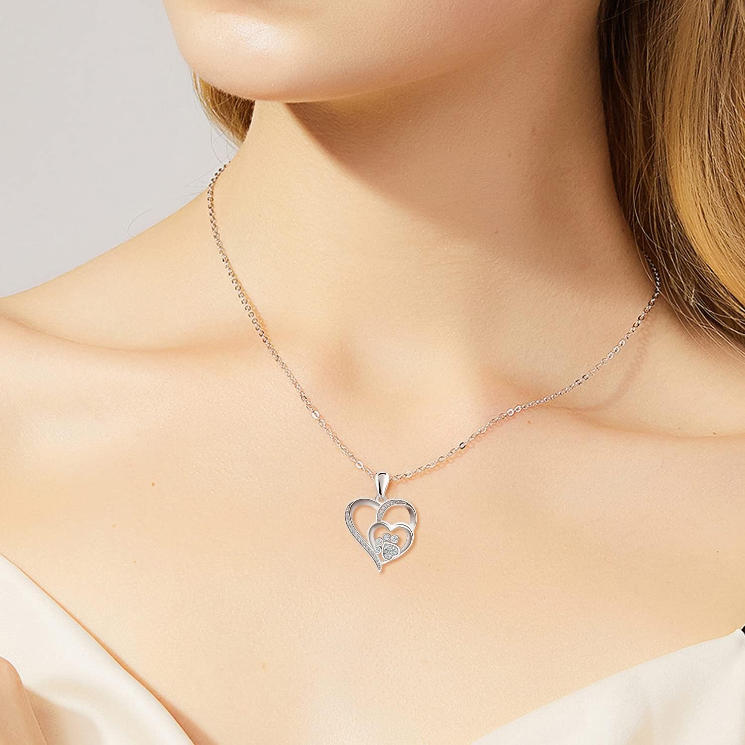 Alina – Double Heart Paw Necklace