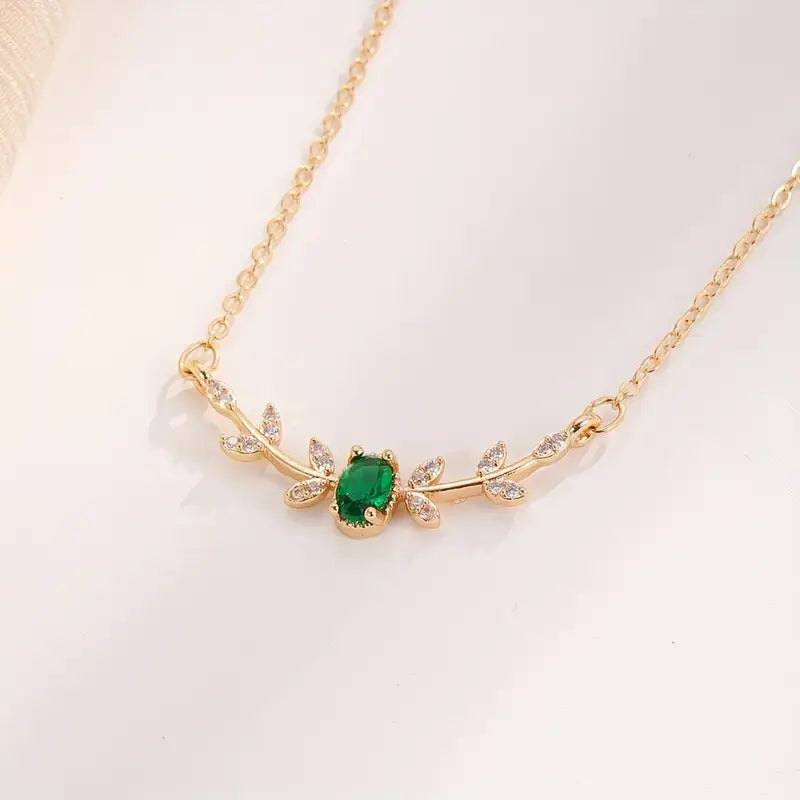 Elara Wynsette – Minimal Emerald Necklace