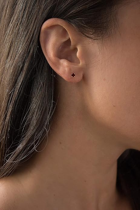 Lunelle – Ruby Gold Round Stud Earrings