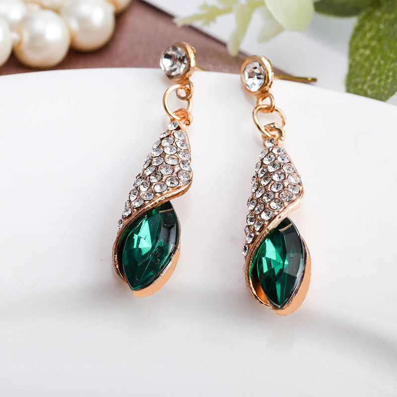 Averie – Gold Sparkle Dangle Earrings