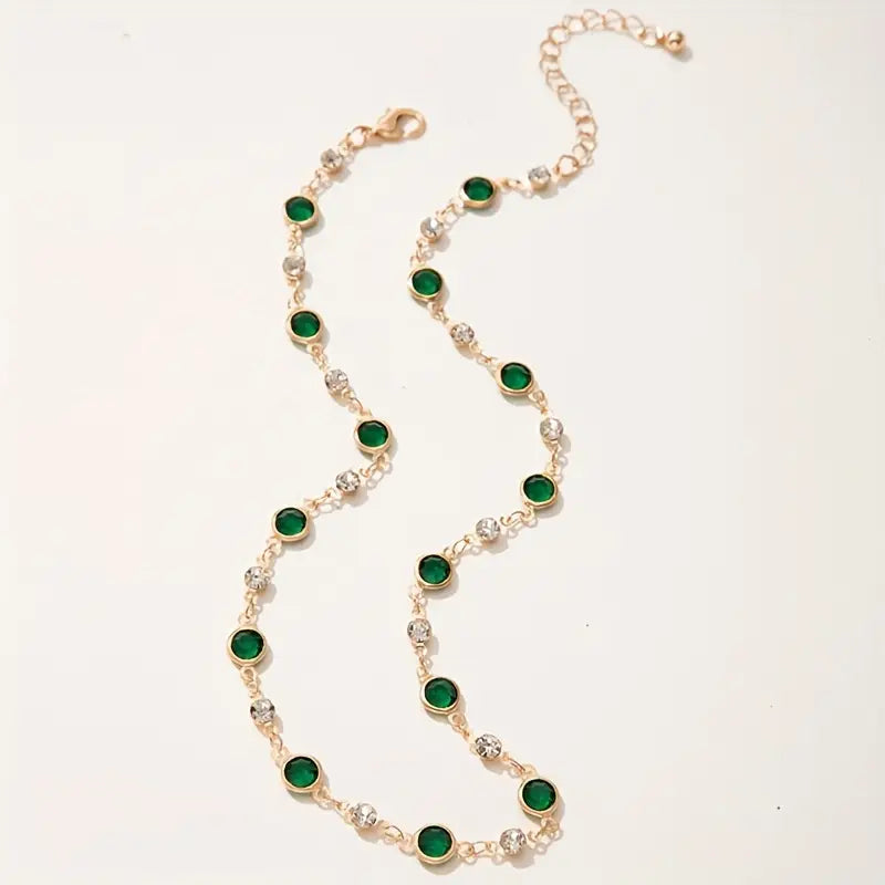 Noelle – Emerald Dainty Necklace