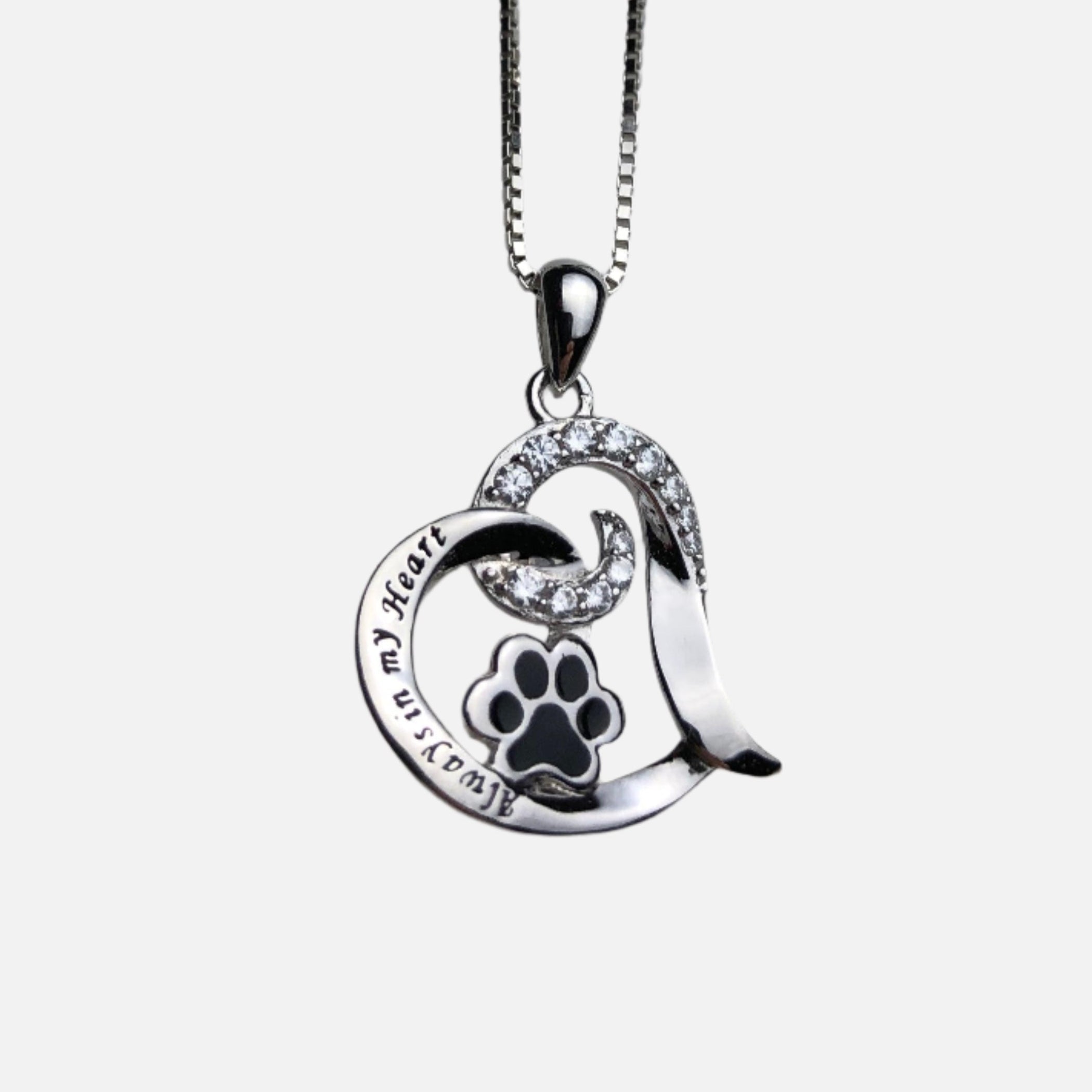 Alora – Heart Paw Necklace