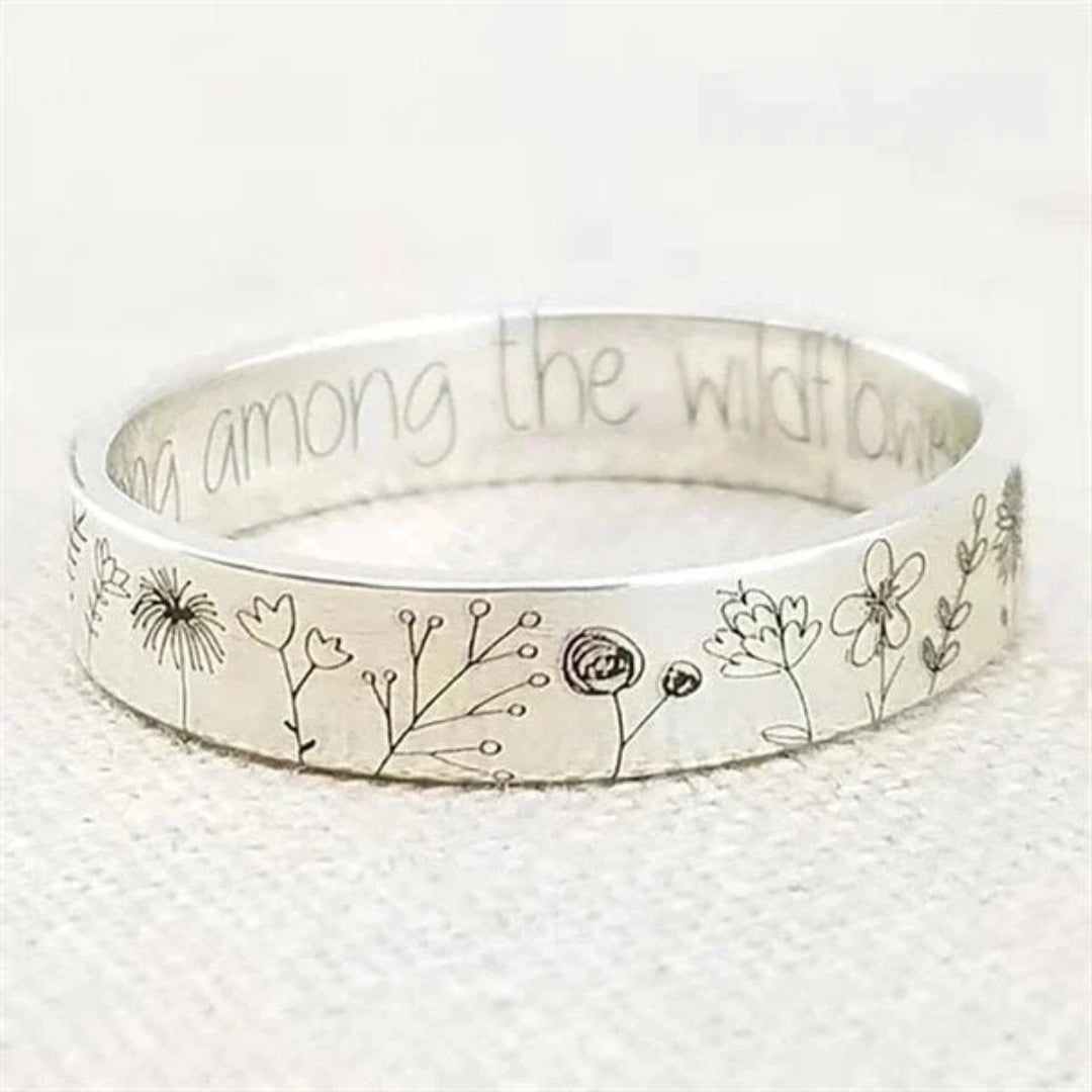 Arwen – Engraved Wildflower Silver Ring