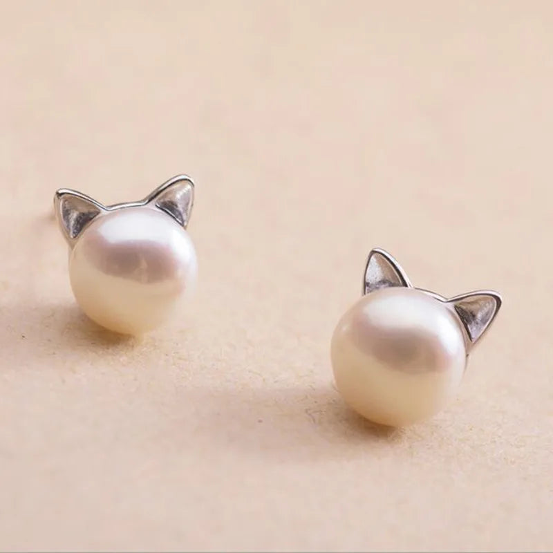 Kiara – Cat Ear Pearl Stud Earrings