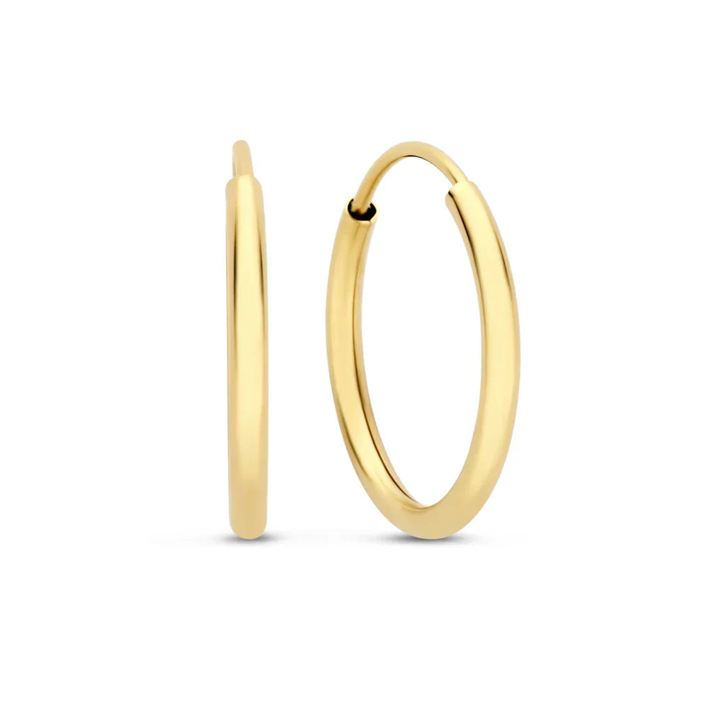 Mara – Sleek Gold Earrings