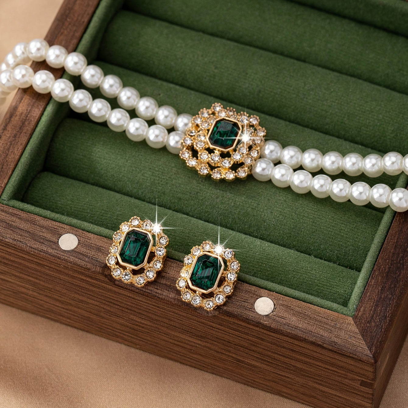 Alina – Emerald Pearl Jewelry Set