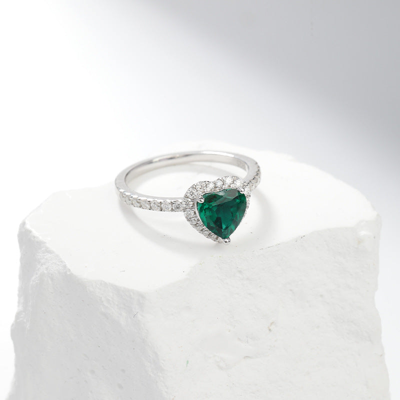 Nerina – Heart-Cut Emerald Ring