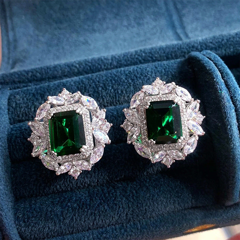 Lorena – Emerald Halo Earrings
