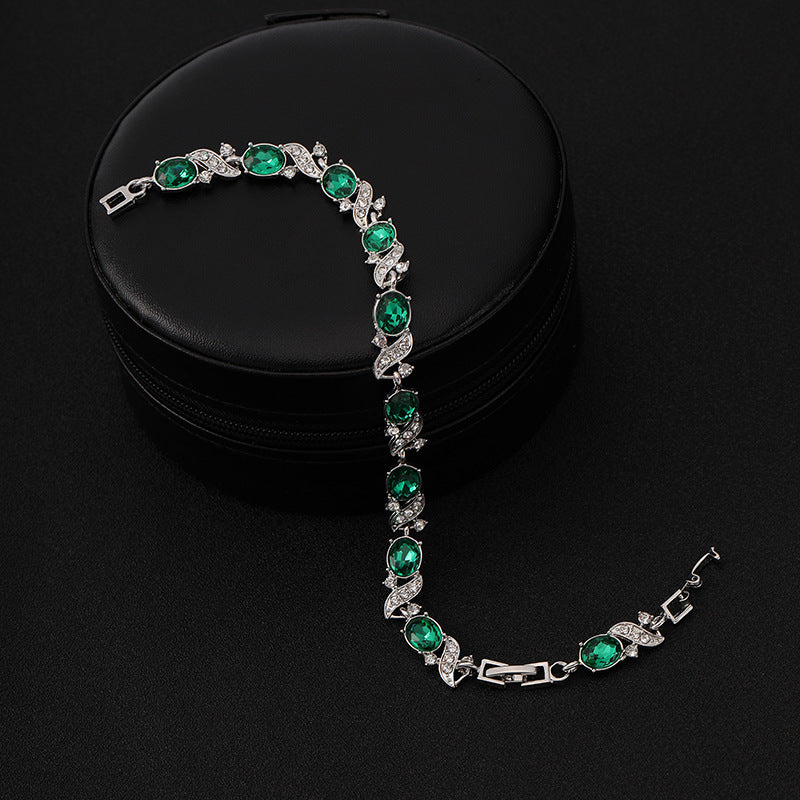 Selena – Oval Emerald White Gold Bracelet