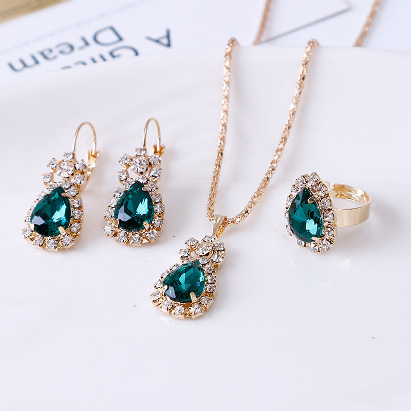 Rowena – Gold Jadehart Jewelry Set