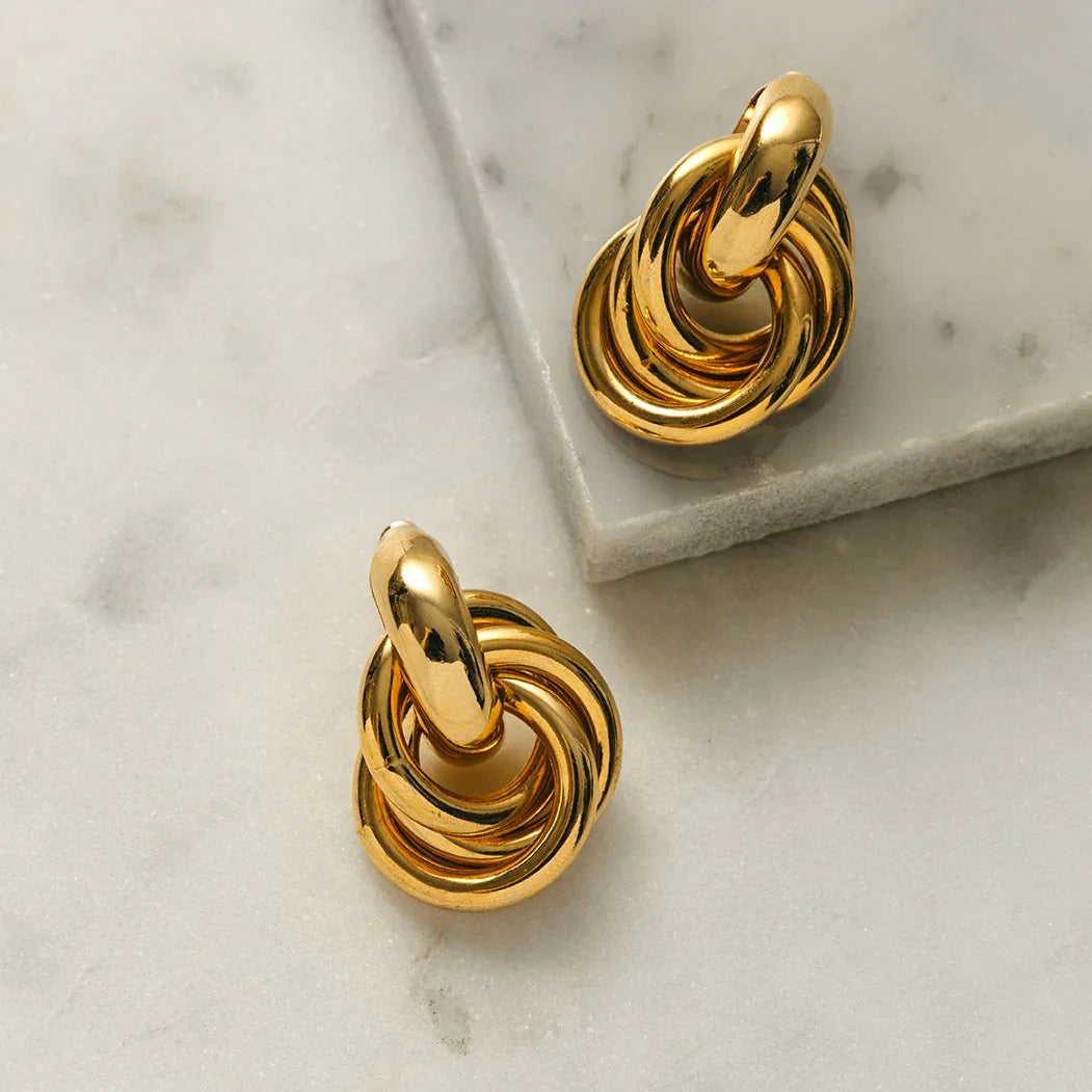 Liora – Interlock Gold Earrings