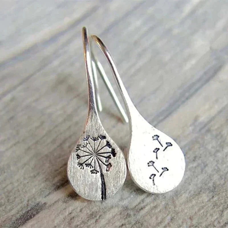 Liana – Dandelion Engraved Silver Drop Earrings