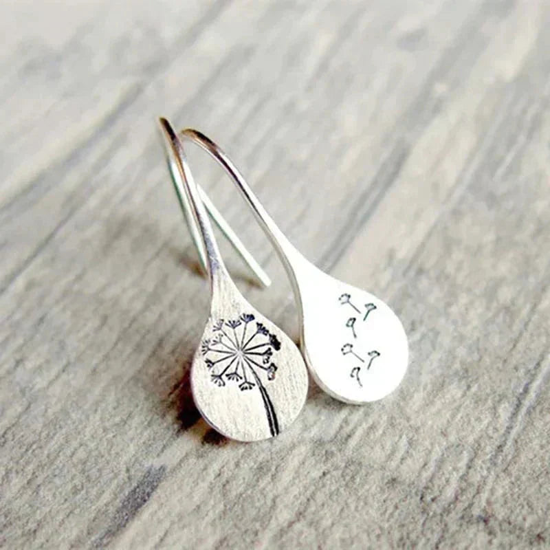 Liana – Dandelion Engraved Silver Drop Earrings