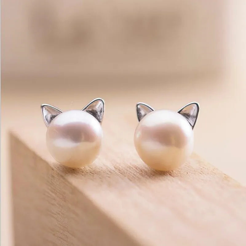 Kiara – Cat Ear Pearl Stud Earrings