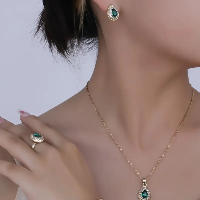 Elise – Emerald Teardrop Jewelry Set