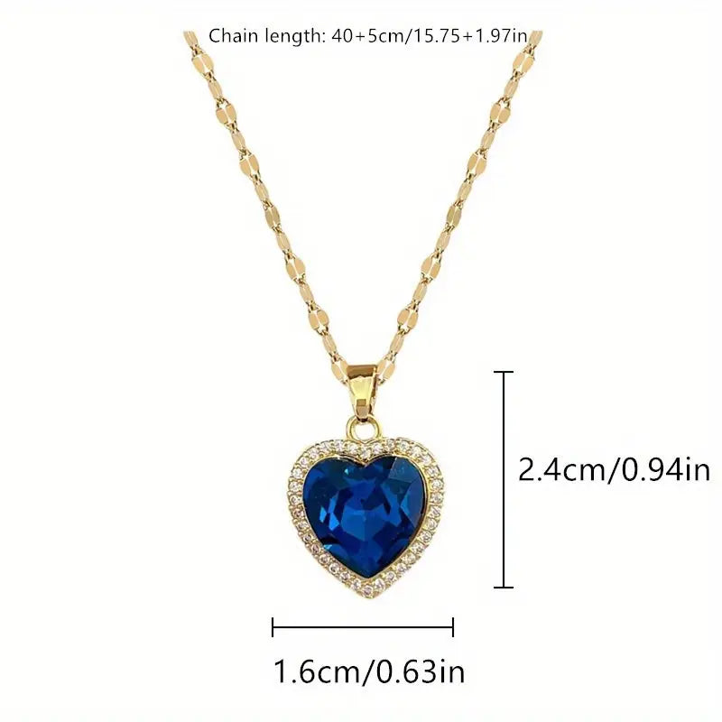 Arlina – Heartcut Gold Necklace