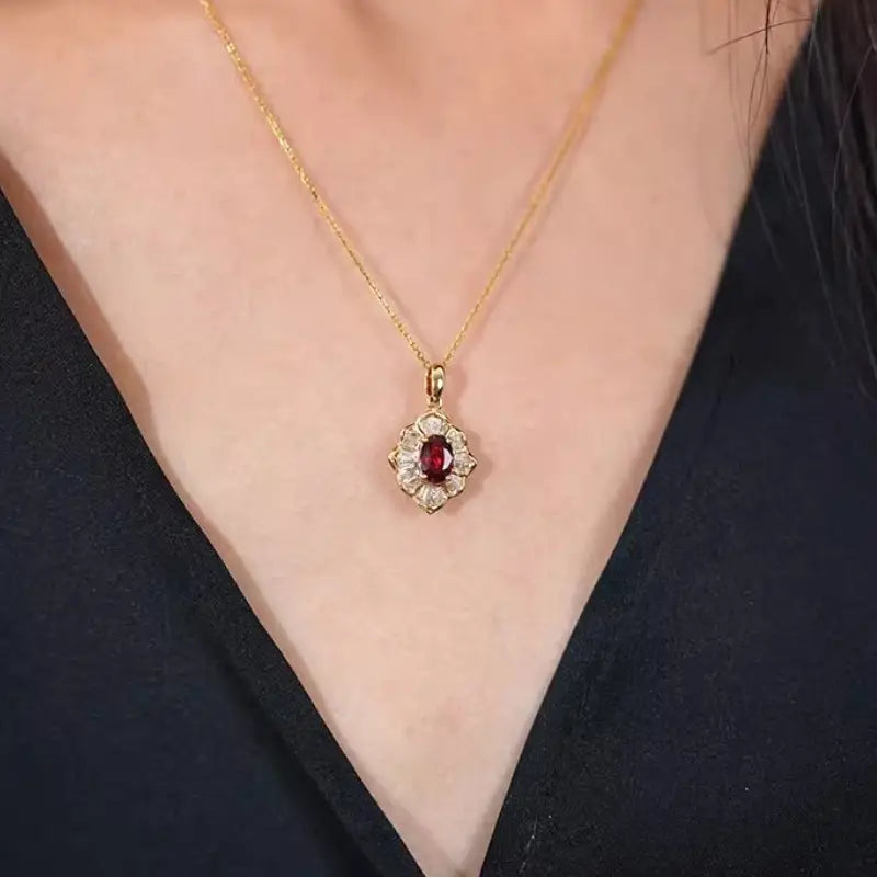 Solara – Solcrimson Gold Necklace