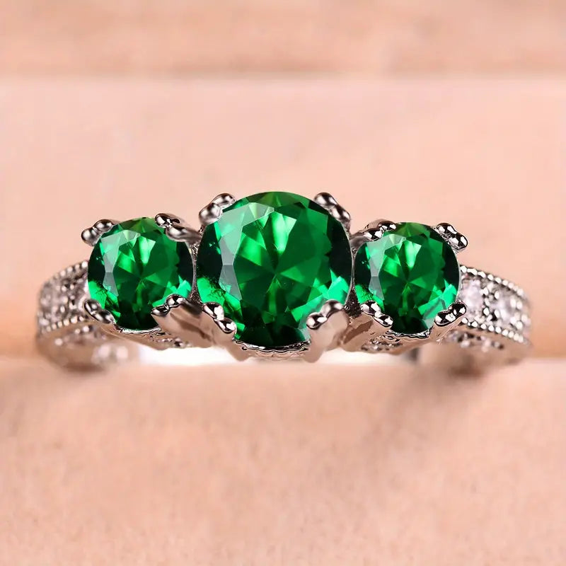 Maevira – Triple Emerald Glow Ring