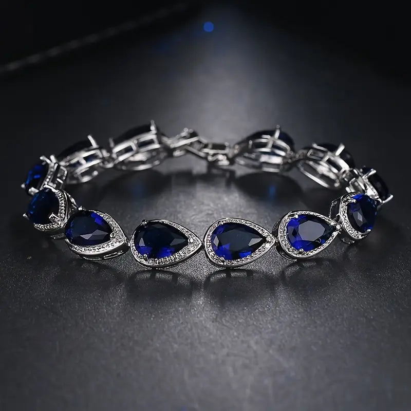 Selene – Marquisecut White Gold Bracelet