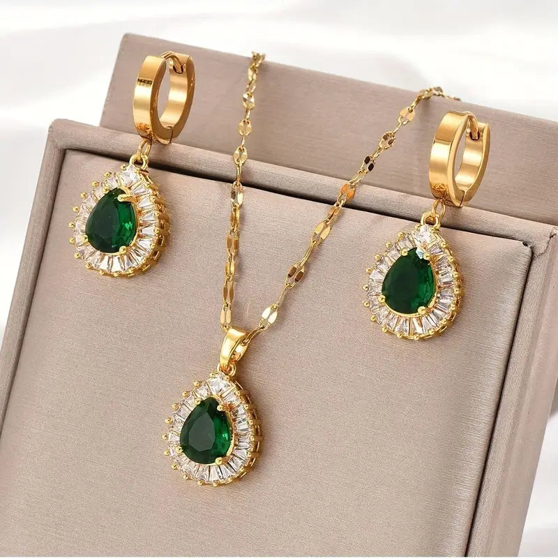 Aurelia – Emerald Teardrop Jewelry Set