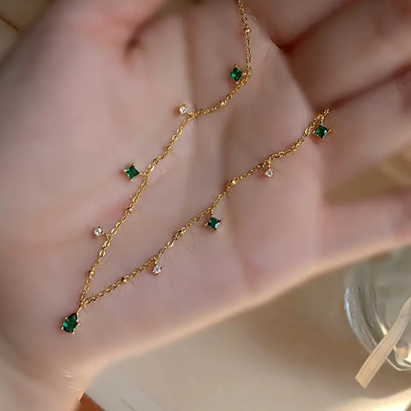 Melora – Emerald Gold Charm Necklace