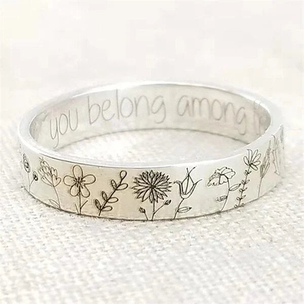 Arwen – Engraved Wildflower Silver Ring
