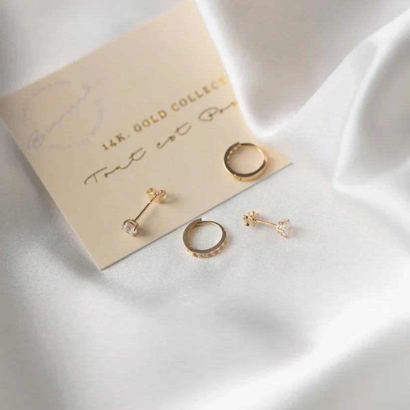 Nora – Solitaire Gold Stud Earrings