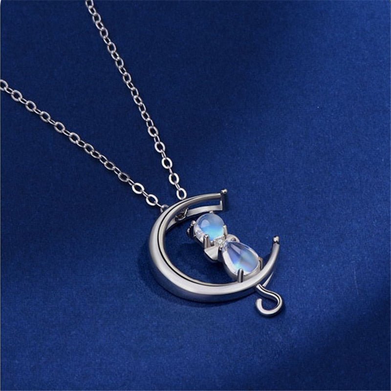 Lyra – Moonlit Cat Pendant Necklace