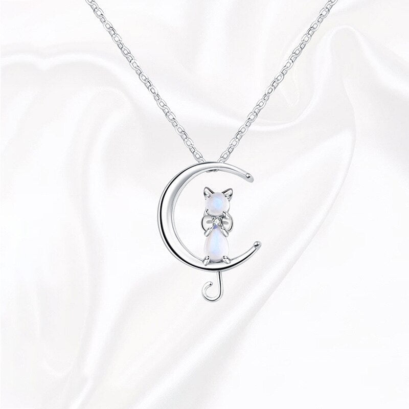 Lyra – Moonlit Cat Pendant Necklace
