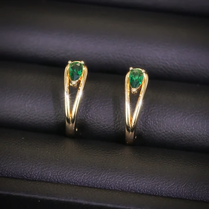 Brielle – Emerald Gold Hoop Earrings
